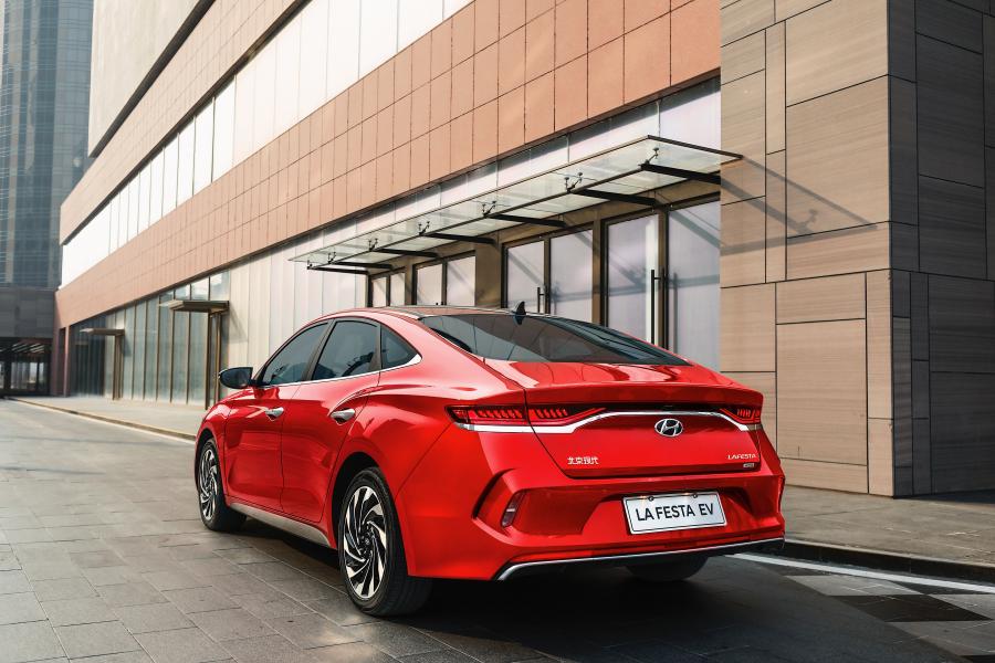  Hyundai Lafesta electric 2020 года  (фото 4 из 6)